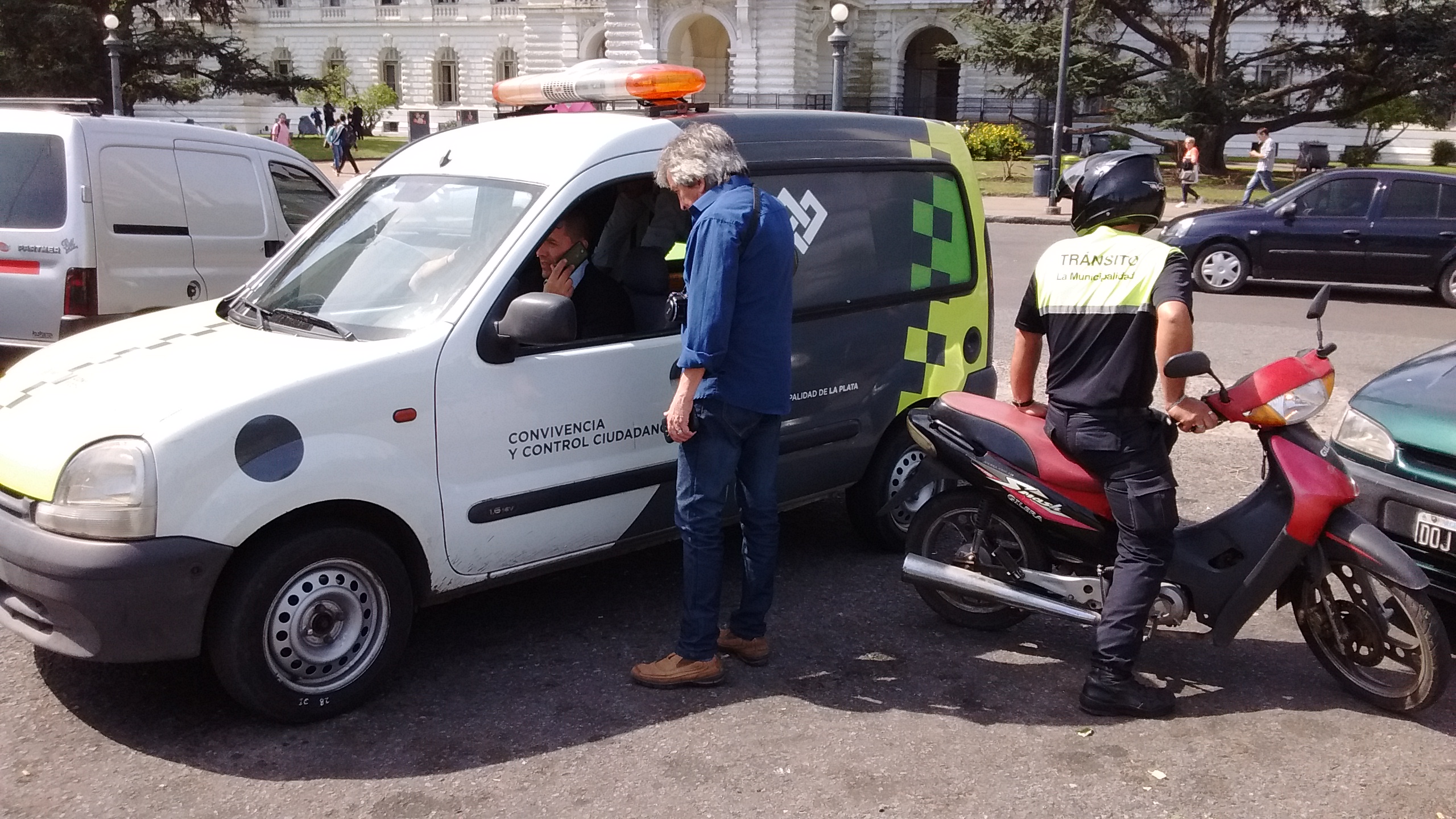 La patota de Garro irrumpió e intentó suspender la cruzada solidaria por Elián, el nene con distrofia muscular