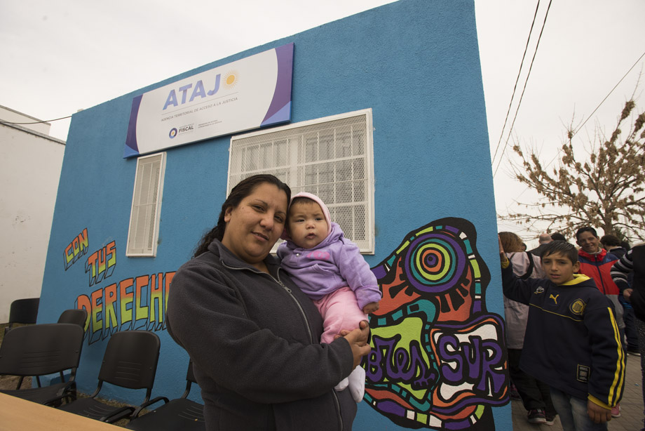 Las mujeres abarcan el 73,5 por ciento de las consultas judiciales en las agencias barriales ATAJO