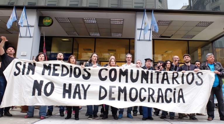 Medios comunitarios denuncian que el ENACOM busca “limpiarlos” para favorecer a las grandes empresas