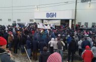 Continúa la ola de despidos y el cierre de fábricas en la Argentina de Mauricio Macri
