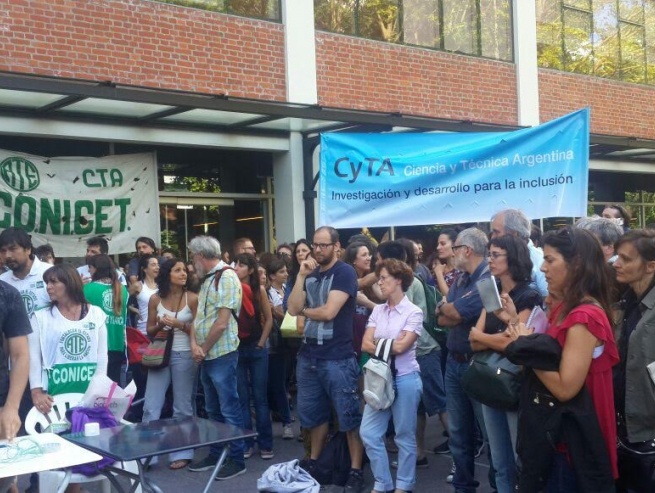 Periodismo de la UNLP repudió el fuerte ajuste que lleva al “cientificidio”