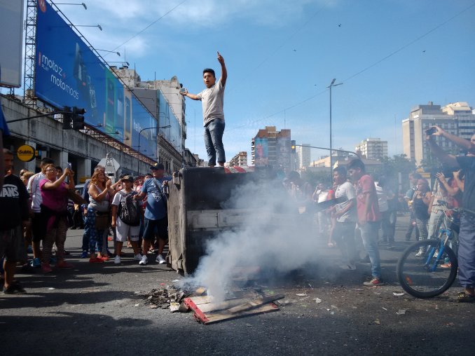 Represión de la  policía contra los manteros del Once