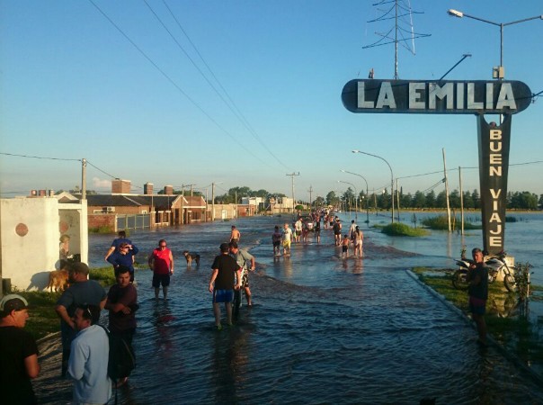Inundados de Pergamino y La Emilia siguen abandonados por Vidal
