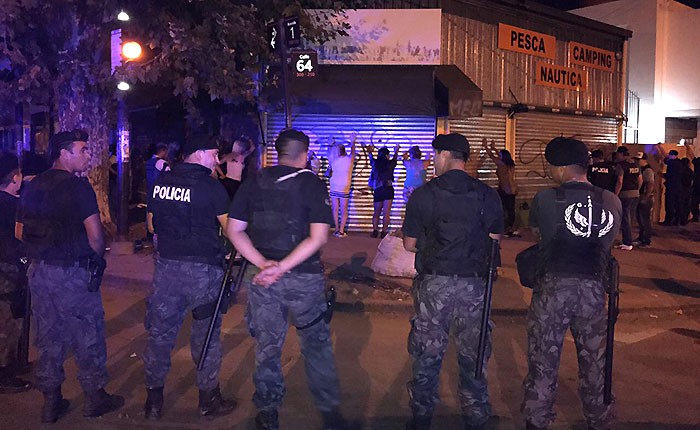 La Plata: Denuncian vejaciones y armado de causas contra personas trans a partir del DNU xenófobo de Macri