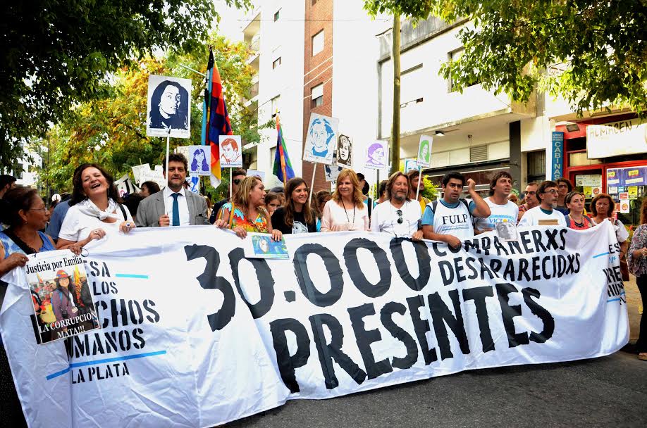 En defensa de los Derechos Humanos, avasallados por Macri, Vidal y Garro; y por Memoria, Verdad y Justicia, Saintout abrió los actos por el 24