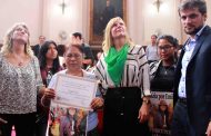 Contra la impunidad de Garro: concejales reconocieron a la madre de Emilia Uscamayta Curi