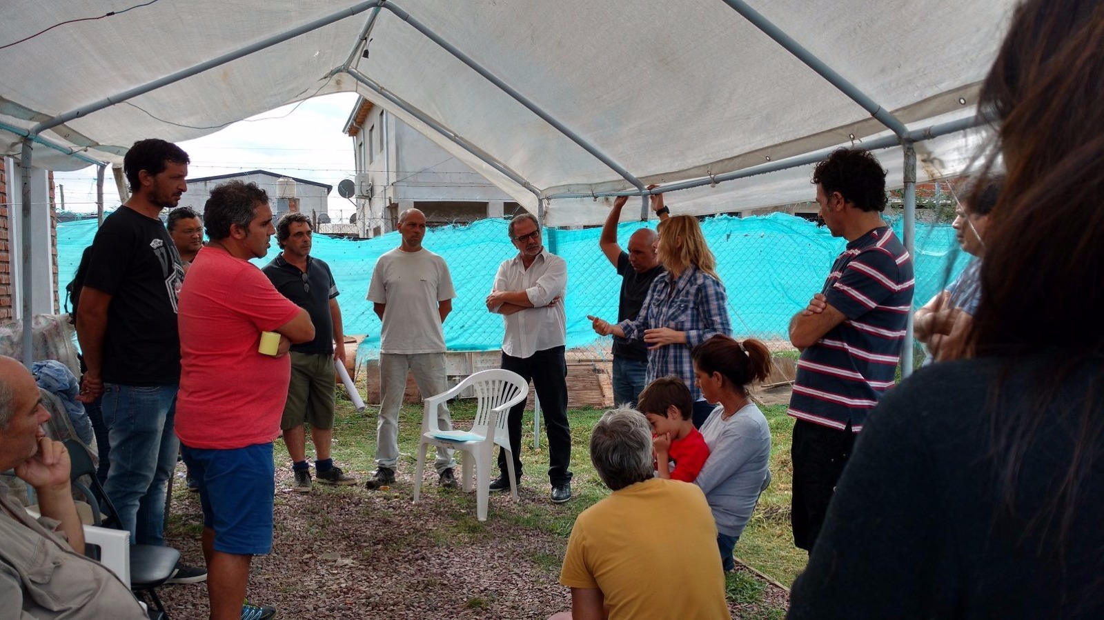 Más de 300 familias en vilo por sus viviendas: Saintout exigió a Garro que reconozca a los vecinos del barrio Las Chacras