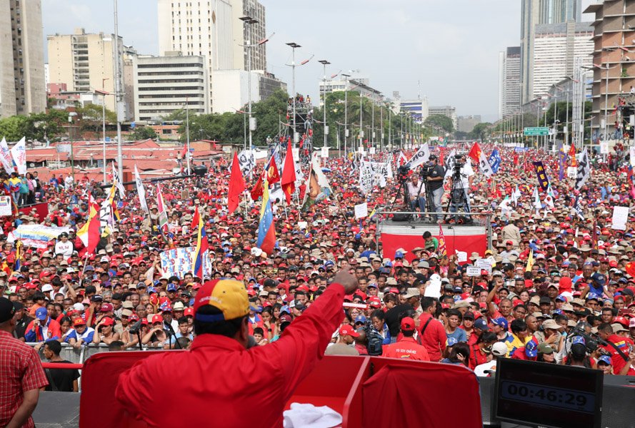 “Estamos desmantelando el golpe de Estado terrorista”, exclamó Maduro ante una multitud en Caracas