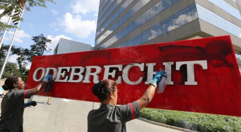 Odebrecht, la que viene haciendo negocios sucios hace años en América Latina y con políticos de todos los signos, ahora contra los jubilados argentinos
