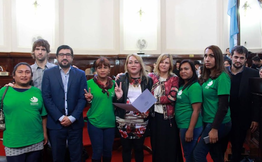 Violencia transfóbica: Saintout condenó el intento de asesinato de Claudia Vásquez Haro y apuntó contra el intendente platense