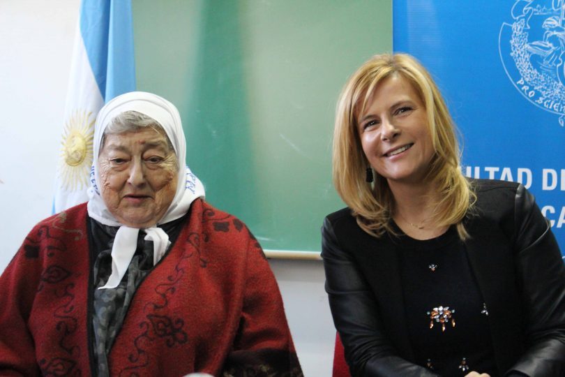 Florencia Saintout recibirá el histórico pañuelo de Madres de Plaza de Mayo