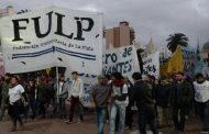 “Con hambre no se puede pensar”: Multitudinaria marcha de la FULP por la educación pública, mayor presupuesto universitario y comedor turno noche