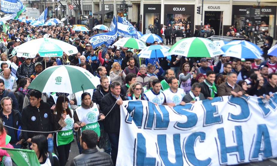 Trabajadores de ANSES: “No vamos a ser cómplices de este plan de exterminio de nuestros viejos”