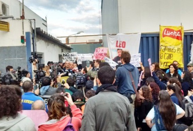 “No vamos a permitir que nos dejen sin trabajo”, afirman los empleados de Pepsico tras la toma de la planta en Vicente López
