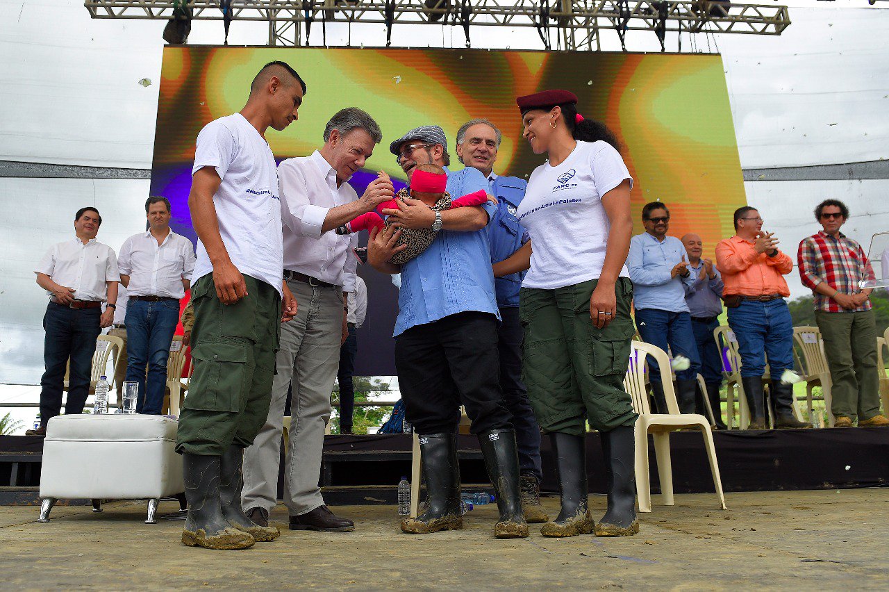 Colombia: “Adiós a las armas, adiós a la guerra”