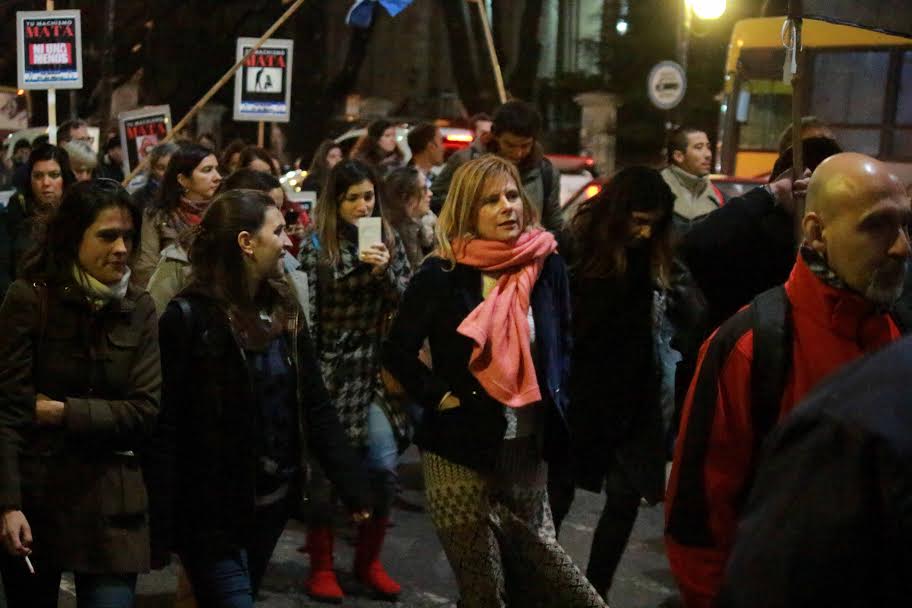 Florencia en la calle, al frente del masivo reclamo de justicia por el femicidio de Emma Córdoba