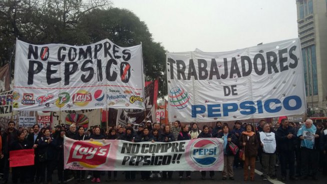 Otra vez la policía de Cambiemos reprime a los trabajadores de PepsiCo que reclaman por sus derechos
