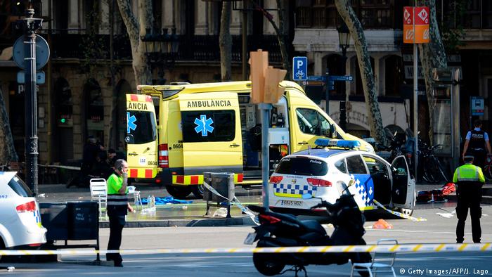 Atentado en Barcelona: confirman trece muertos tras atropello masivo