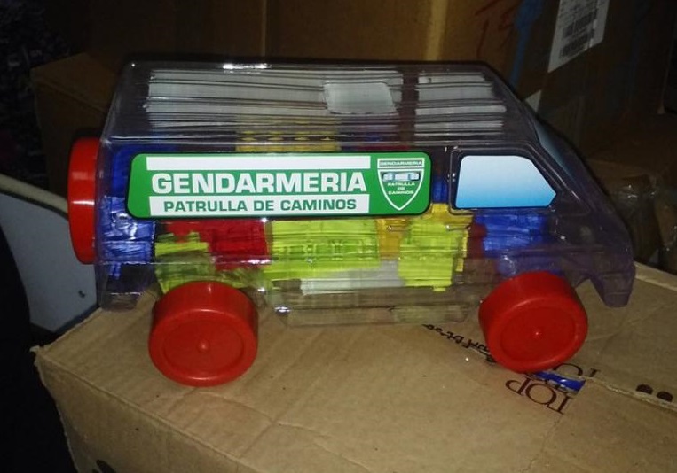 Juguetes PRO para el Día del Niño: en medio de la desaparición de Santiago Maldonado, Larreta reparte camioncitos de Gendarmería