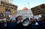 Los trabajadores de PepsiCo amplían sus movilizaciones y encararon directo al ministro de Trabajo