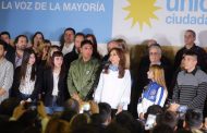 “Votemos todos y todas contra este modelo de ajuste tan terrible”, pidió Florencia en el cierre de la campaña junto a Cristina