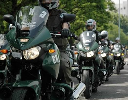 Para trabajadores y despedidos siempre están los palos de la Gendarmería, maldita y habitante de los infiernos