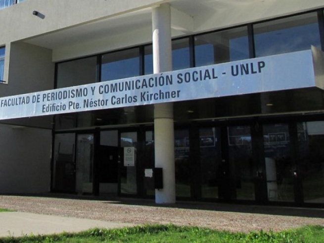 Periodismo de la UNLP expresó su preocupación por la intimidación a Filosofía y Letras de la UBA