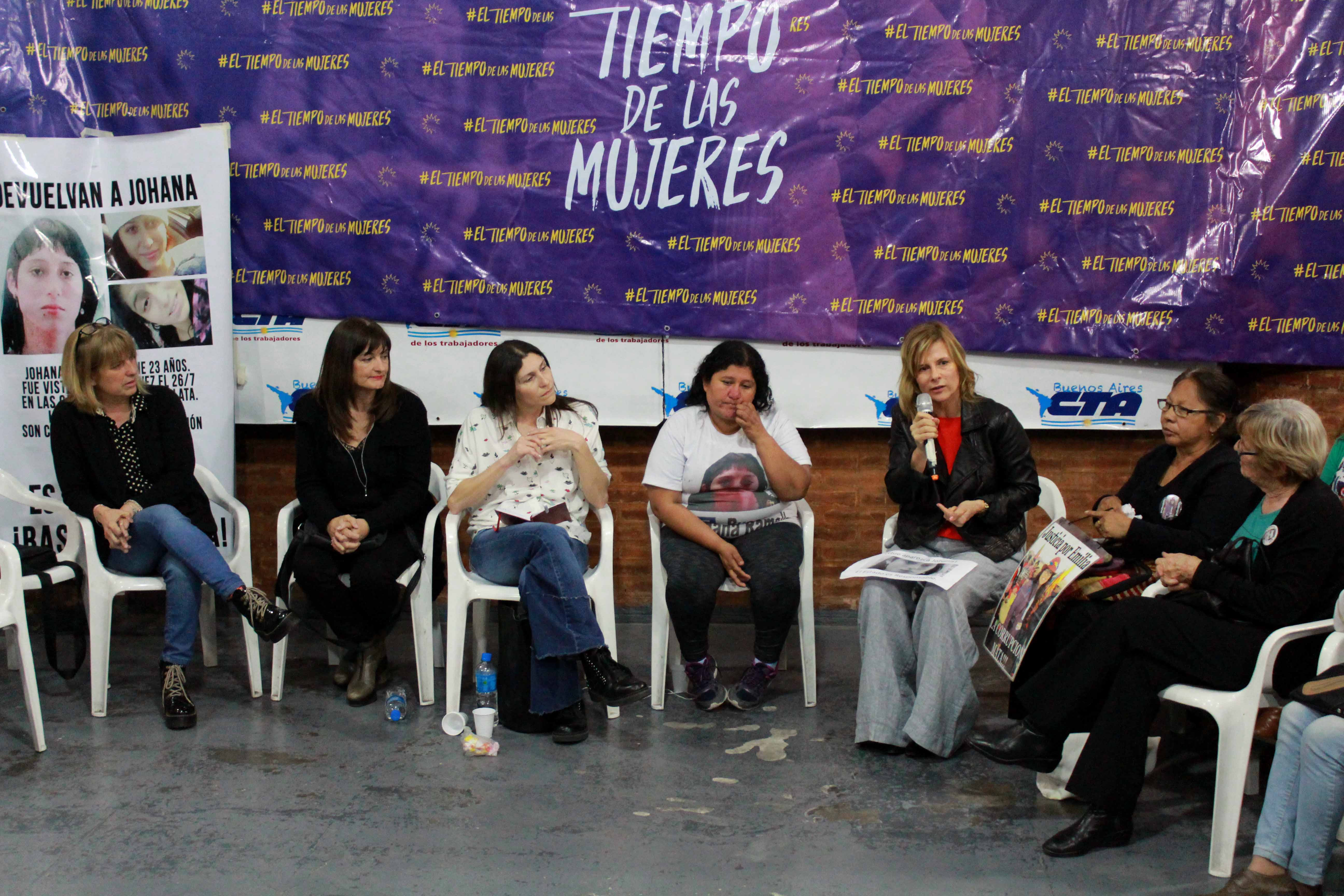 Florencia junto a las madres de Johana Ramallo, Emilia Uscamayta y Miguel Bru: “las mujeres no negociamos las banderas”