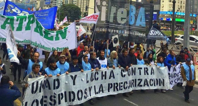 Son casi 3.000 los trabajadores de prensa despedidos desde el 10 de diciembre de 2015, una verdadera emergencia laboral