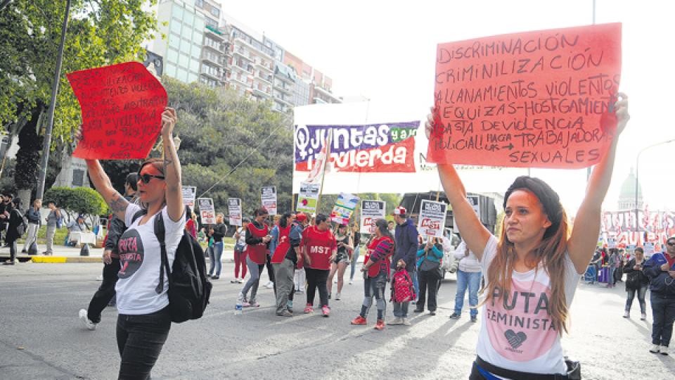 “25N Mujeres contra las violencias. Abajo el ajuste de Macri y los gobernadores”