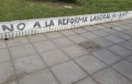 En Villa Gesell reprimen y detienen a opositores que se manifestaron contra las reformas previsional y laboral