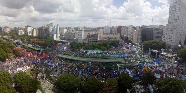 Al finalizar el multitudinario acto en la 9 de Julio las CTA llamaron a continuar la lucha y hablaron de un posible paro general