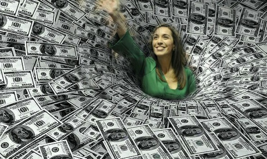 Vidal mira para otra parte cuando de docentes se trata y es de manos ligeras para seguir endeudando a la Provincia