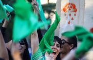 Con la firma de 71 diputados (37 más que la última vez) el Proyecto para legalizar el aborto ya está en el Congreso