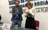 En un “contexto de lucha contra la derecha”, Saintout entregó el premio Rodolfo Walsh a Pablo Iglesias Turrión