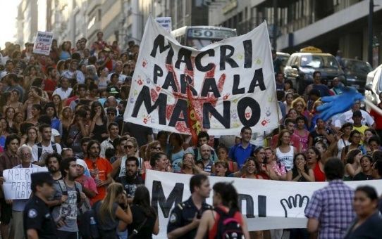 Un frente de trabajadores en lucha o sindicatos colaboracionistas con Macri