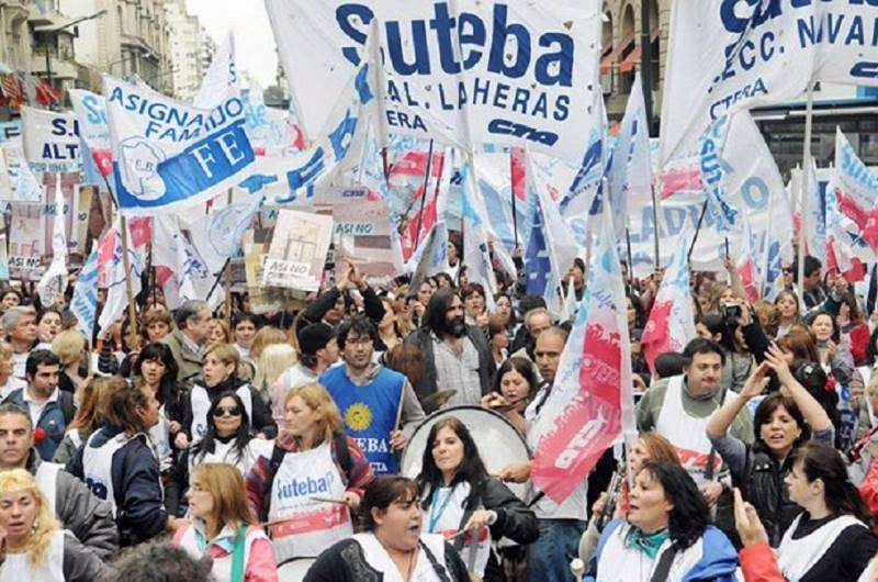 Contra los salarios de hambre: Docentes bonaerenses confirman paro de 48 horas y las clases no arrancan