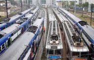 Los ferroviarios franceses se mantienen en pie de lucha contra el Macrón, como Macri pero con acento en la O