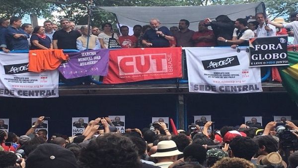 «Cometí el crimen de poner pobres y negros en las universidades, pobres y negros comiendo carne y viajando en avión. Por ese crimen me acusan»