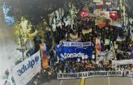 Fue multitudinaria la presencia de ADULP en la marcha por la Universidad Pública