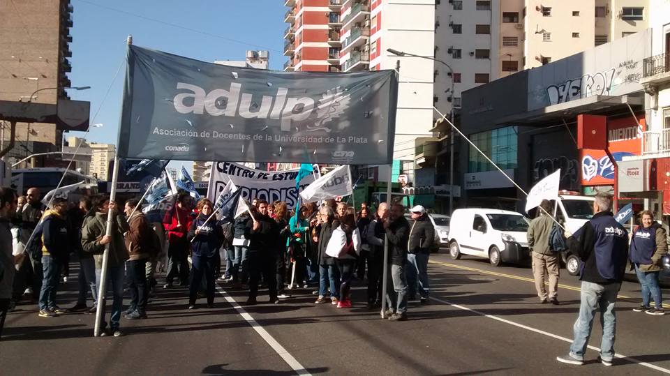 ADULP se hizo presente en la columna sur de la Marcha Federal Educativa