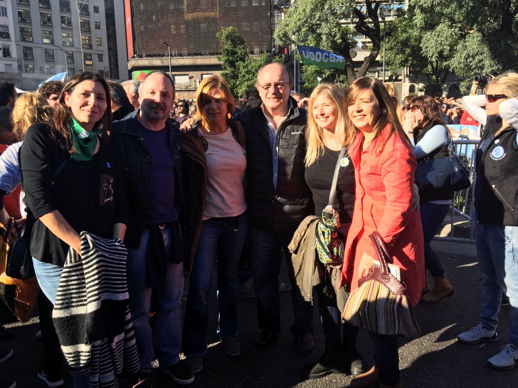 Florencia Saintout en el Obelisco desde donde los organizadores del acto contra el FMI se comprometieron a lograr “la unidad”