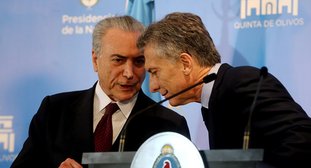 Para Macri que lo mira por TV: cruje Brasil por el tarifazo en los combustibles, Temer se desfleca, Lula se consolida