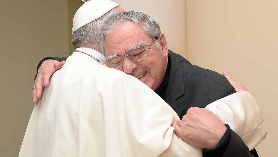 Para oponerse al derecho de las mujeres, la Iglesia del Papa en Argentina frivoliza el genocidio de la dictadura