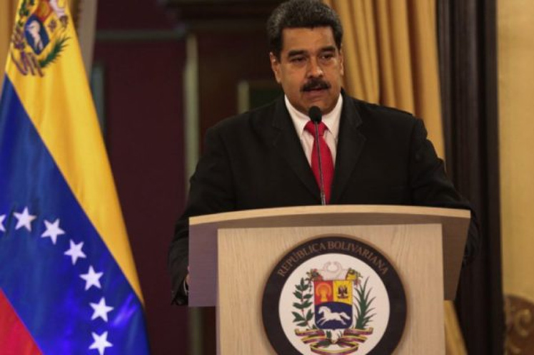 “Venezuela permanece alerta” y Maduro responsabiliza al colombiano Santos por el atentado