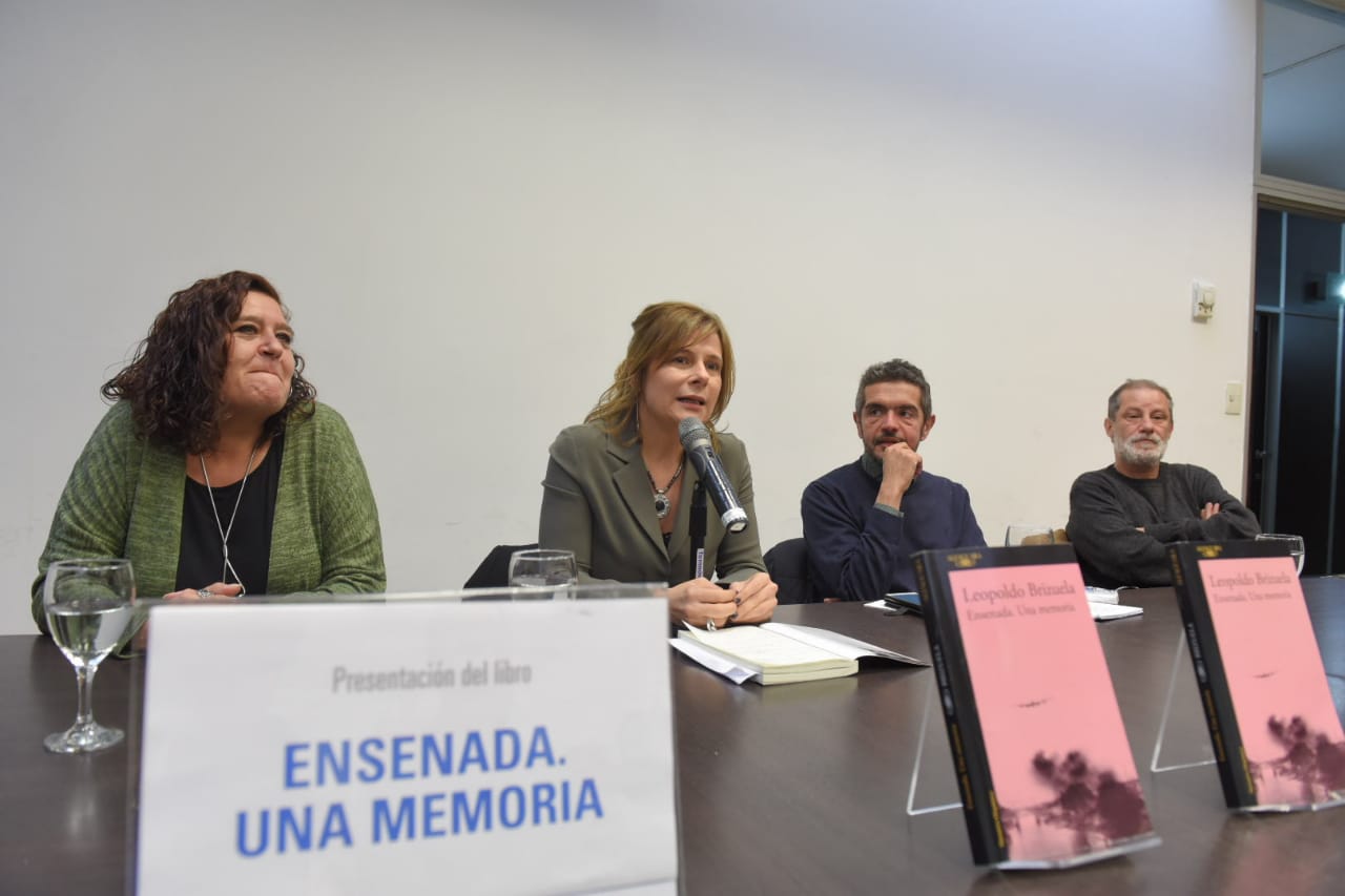 “Estamos ante una nueva avanzada de la persecución, de la venganza y del saqueo”, dijo Florencia Saintout