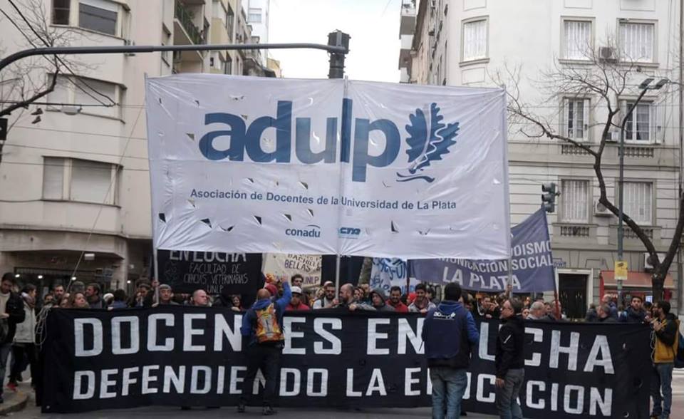 Los docentes de la UNLP decidirán en asamblea qué hacer ante la propuesta salarial de Macri