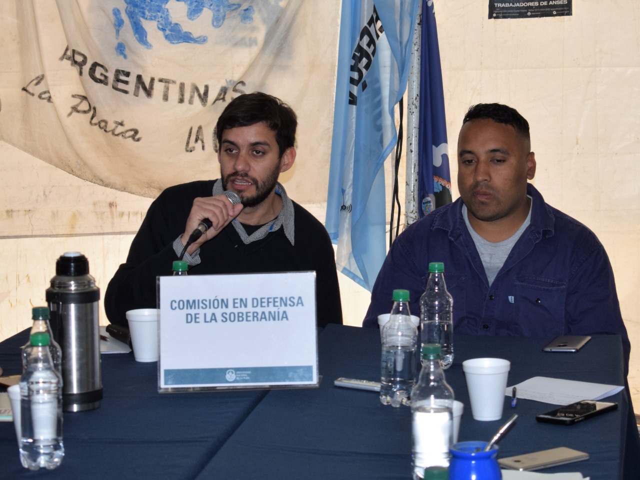 La Comisión de Defensa de la Soberanía de la UNLP sesionó en la carpa del Astillero Río Santiago en Plaza San Martín