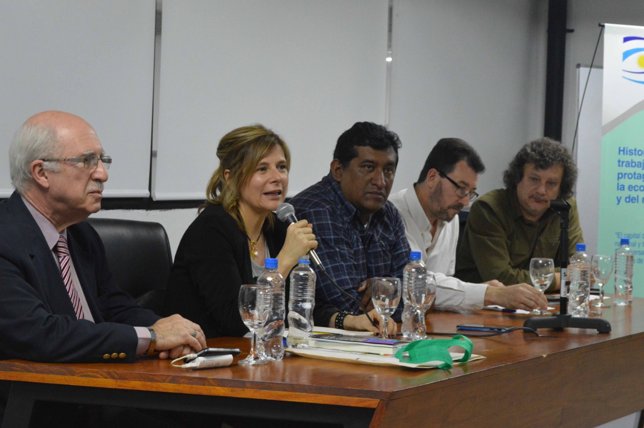 Presentan la Cátedra libre “Cooperación y trabajo” con la presencia de Florencia Saintout