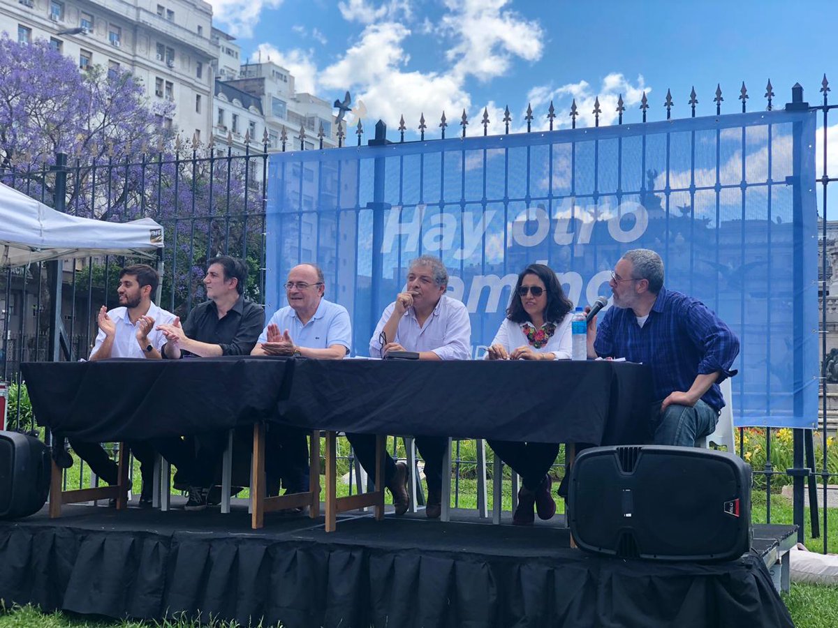 El vicedecano de Periodismo UNLP, Pablo Bilyk, condenó al presupuesto en las puertas del Congreso